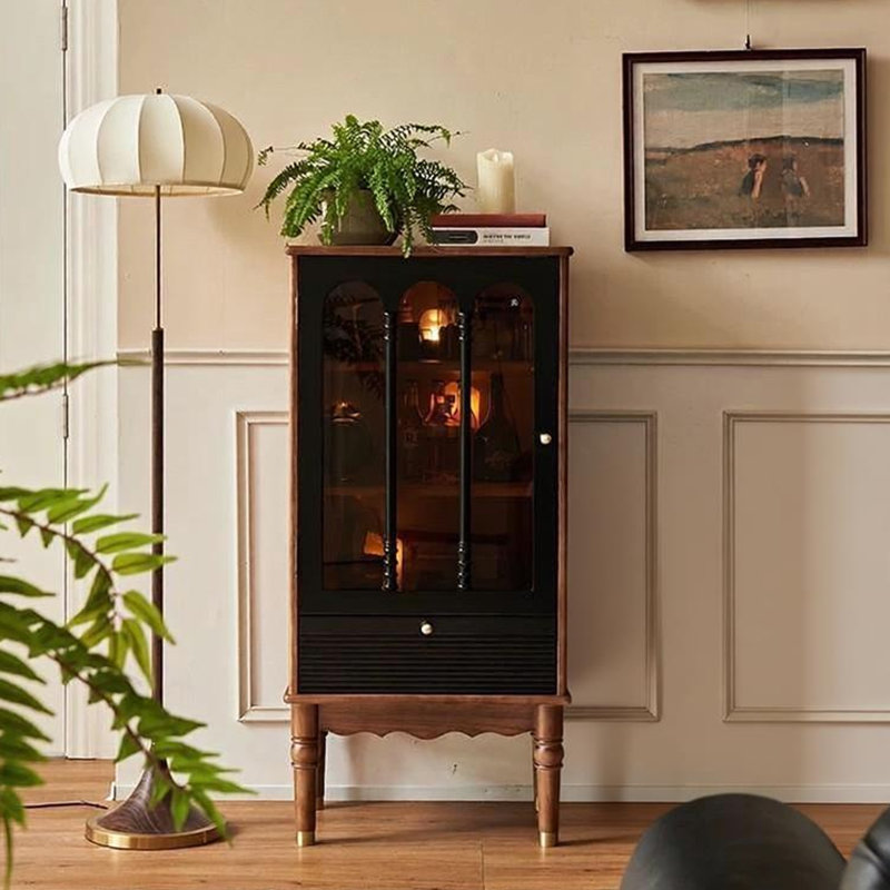 Vitrine de style français avec rangement rétro