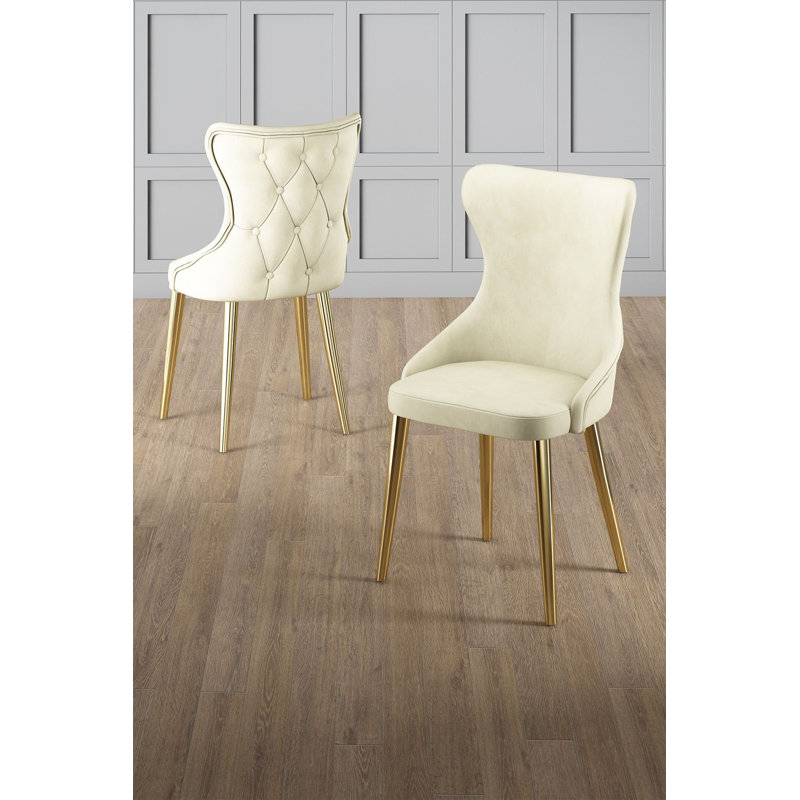 Ensemble de chaises modernes 4 pièces, crème et or | Structure 100% métal, envers en contreplaqué, tissu Babyface | Dimensions: 17,7 po x 35,8 po x 18,1 po | Dossier 22 en mousse et siège en mousse 28 pour le confort | Design élégant et glamour pour la maison et le bureau