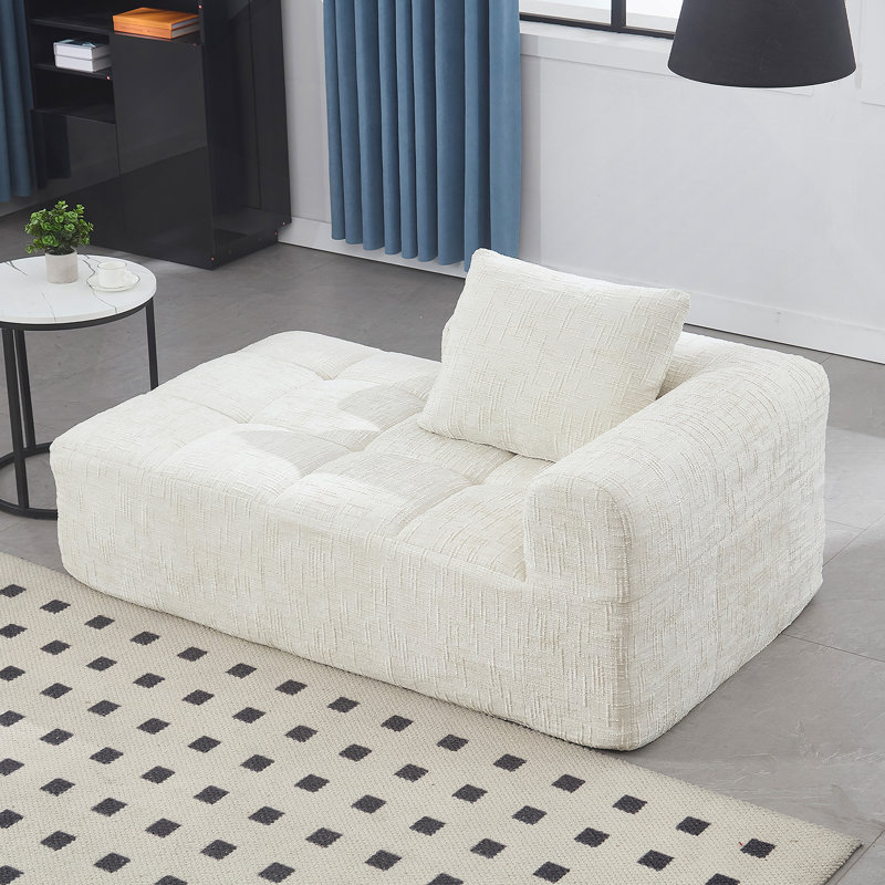 Canapé confortable en chenille pour des espaces de vie relaxants et élégants, Beige