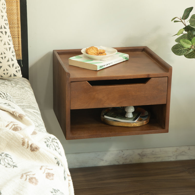 Table de chevet Alina en bois massif avec plateau et rangement ouvert, Tanné