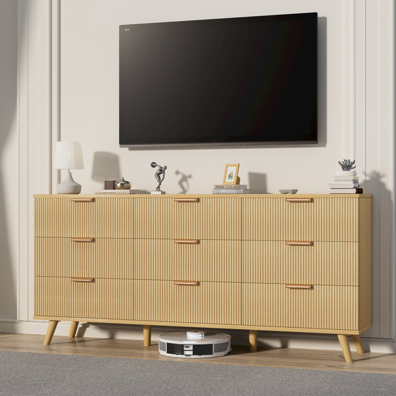 Commode 9 tiroirs moderne avec poignées en métal doré et pieds en bois - Commode minimaliste pour la chambre à coucher ou le salon