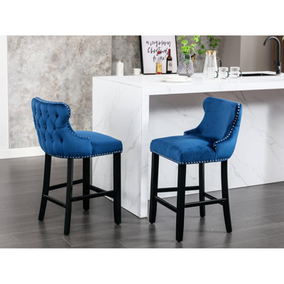 Bouton velours (bleu) avec pieds en bois, garniture cloutée - de 2 chaises Sw1824bl