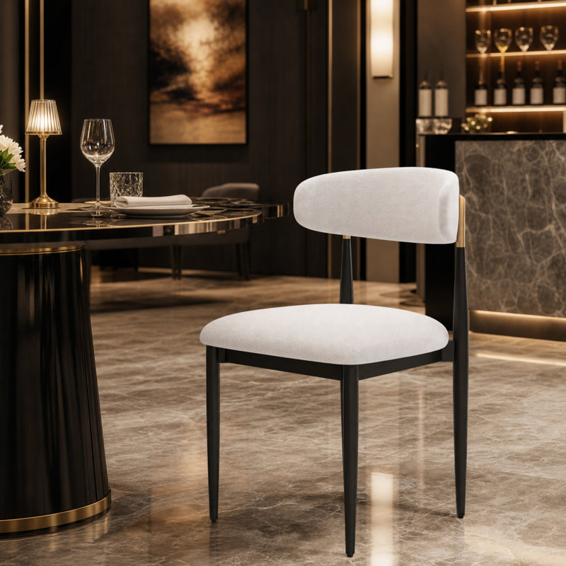 Ensemble de 2 chaises en chenille beige de 317,75 po de hauteur, pieds en métal noir robustes pour la salle à manger et la cuisine compactes