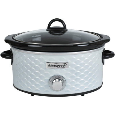 Brentwood Appliances 4.5 Qt. Scallop Pattern Slow Cooker