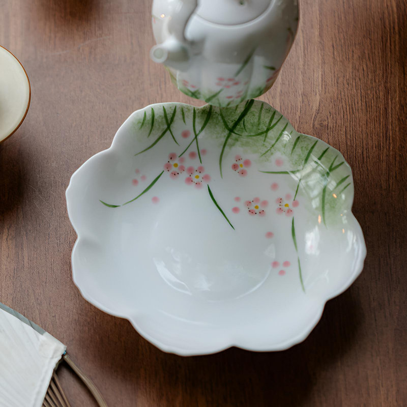 Jade Mud Powder Grass Plate - Hand Drawn Poetic Charm, Tea Banquet Spring Charm
