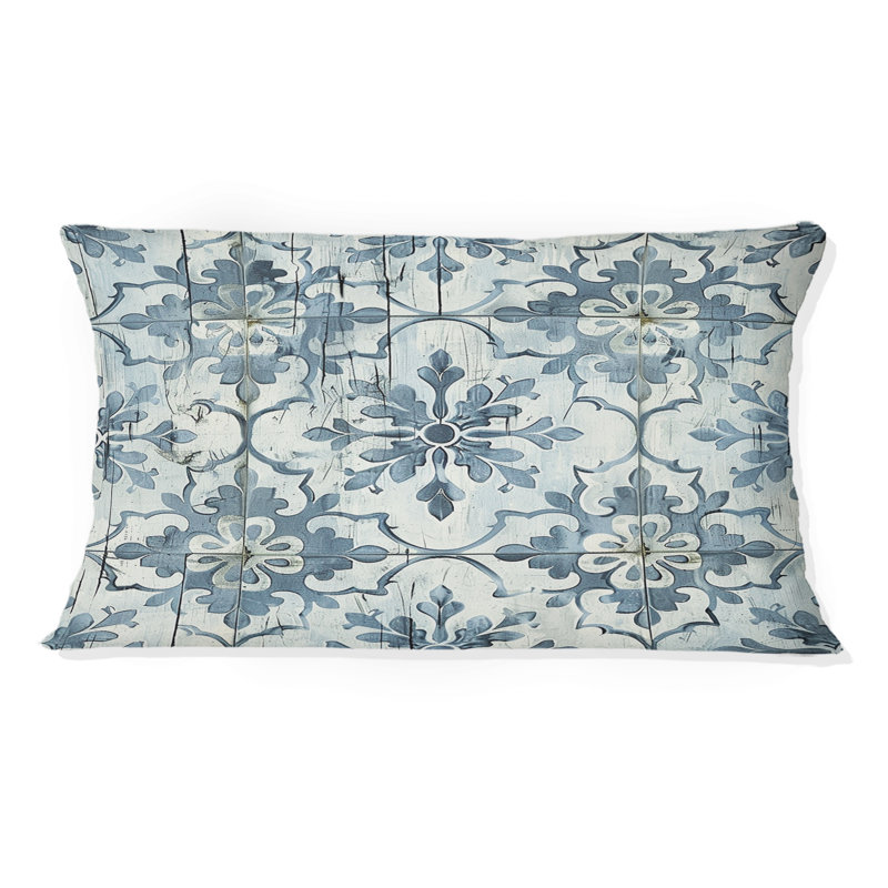 Motif de charme floral bleu bébé rustique IV - coussin floral, H 12 po x l 20 po, Forme rectangulaire