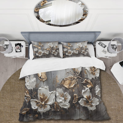 Golden White Butterfly Wings And Flowers III - Floral Duvet Cover Set