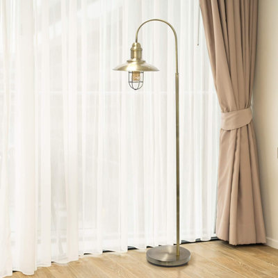 Lampe sur pied rustique à cage ouverte avec finition laiton antique et abat-jour en métal, interrupteur au pied inclus
