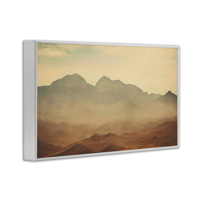 Giclée encadrée Hazy Desert Mountain, design par Creative Studio, H 12 po x l 18 po