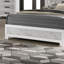 Grand lit contemporain blanc: tête de lit à panneau en faux marbre, mobilier de chambre à coucher élégant