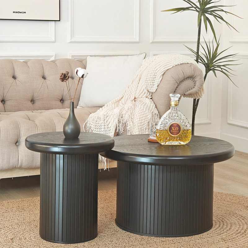Ensemble de tables basses rondes modernes avec pieds de table cannelés uniques