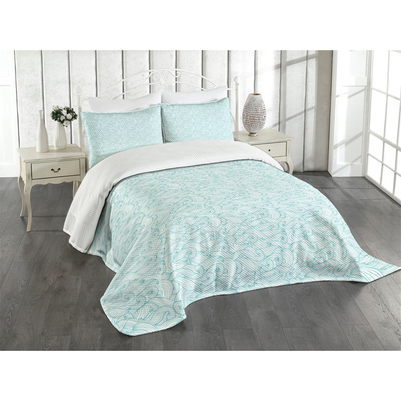 Queen White Quilted Bedspread Set with Pillow Shams