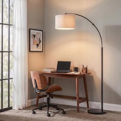 Lampe sur pied arquée 67 po Maverik