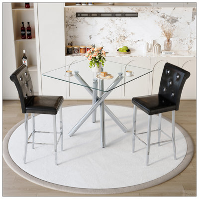 Ensemble de 2 tables de bar et tabourets de bar à hauteur fixe Modern, table de pub à hauteur de comptoir contemporaine avec pieds chromés, chaises de bar en cuir de polyuréthane noir pour îlot de cuisine, bar personnel, petit espace (3 ensembles)