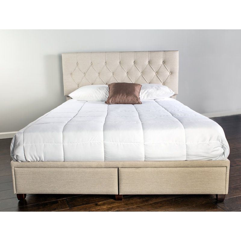 Grand lit tapissier avec 2 tiroirs dans un rangement en tissu beige scintillant