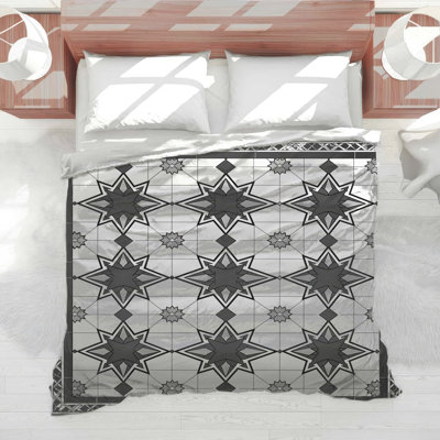 Black White Star Pattern Comforter