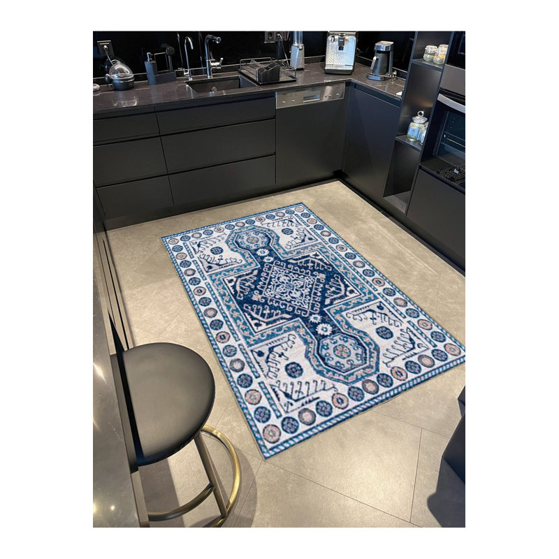 Tapis décoratif bleu marine à motif floral, Tapis de couloir 3 pi 3 po x 6 pi 7 po inclus