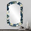 Fleurs blanches et bleues de Bangert - miroir décoratif cylindrique floral, miroir mural asymétrique Cottage, impression d'art en métal-107247684
