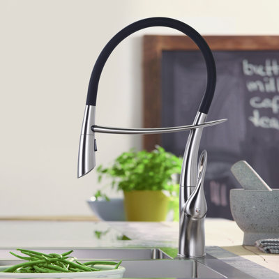 Magnetic Single-Handle Pull-Out Sprayer Kitchen Faucet With Deckplate And Water Supply Line
