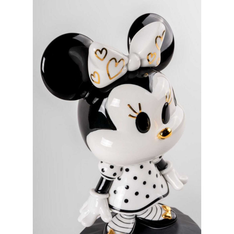 Minnie In Black And White