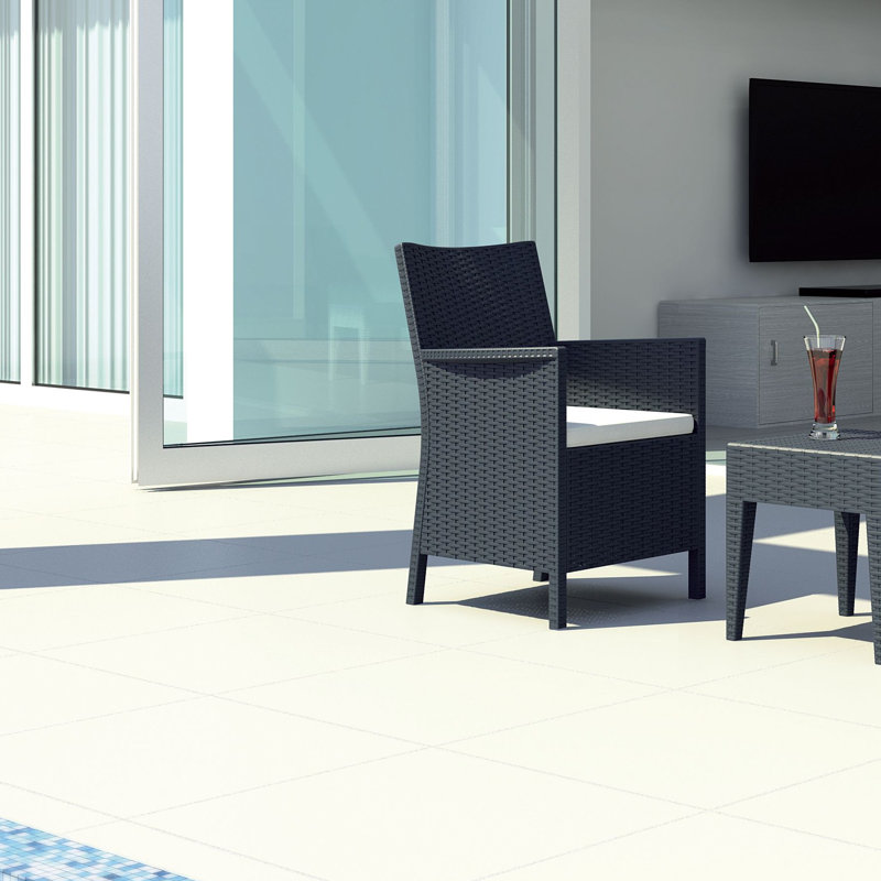Tomosuke Outdoor Lounge Chair, Dark Gray
