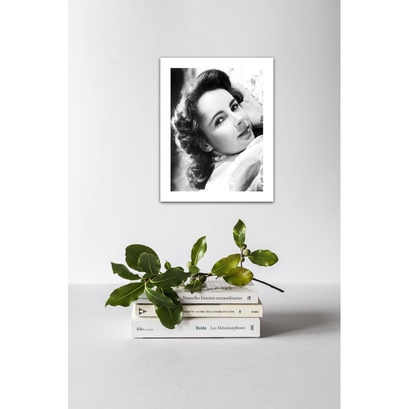 Gros plan sur Elizabeth Taylor - photographie non encadrée, H 10 po x l 8 po