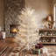 Sapin de Noël avec guirlandes lumineuses DEL