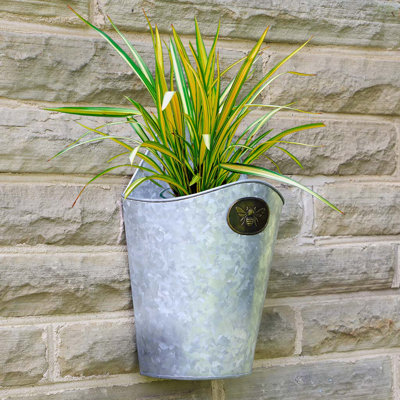 Coelho Metal Pot Planter
