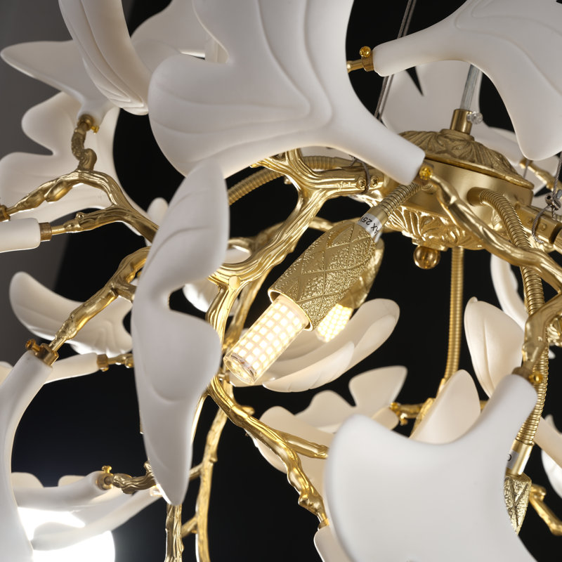 Lustre 7 branches à branches dorées 7,6 po avec ginkgo en céramique