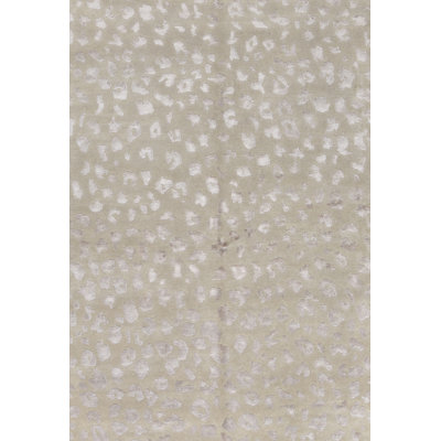 Hand-Knotted High-Quality Beige Area Rug