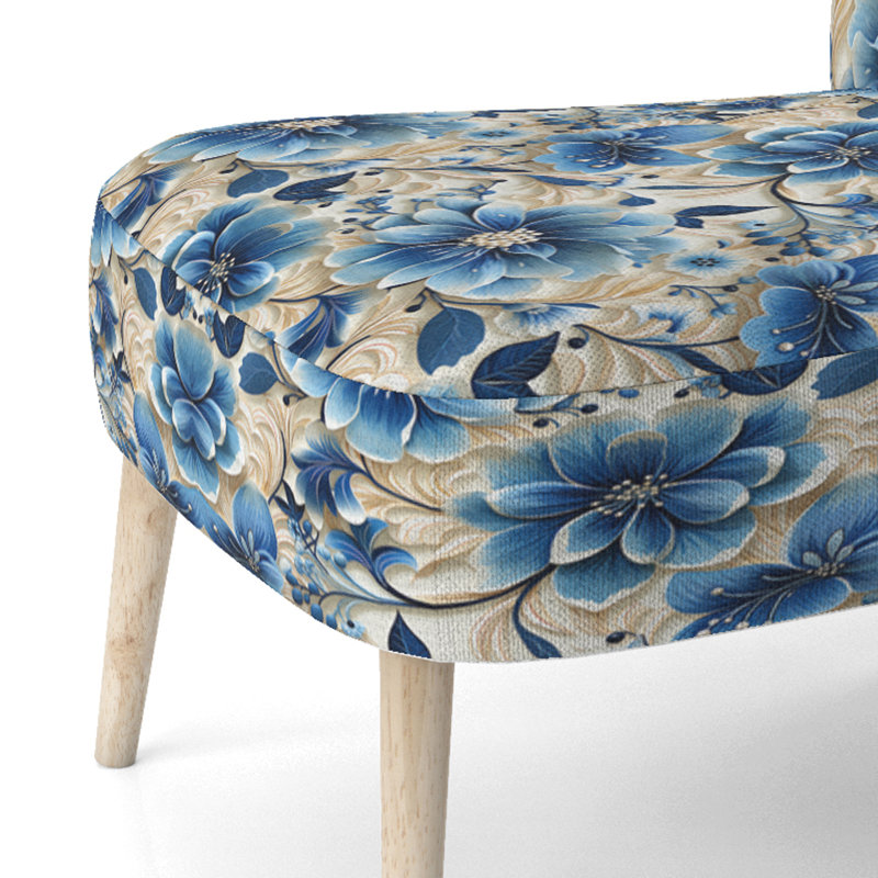 Fauteuil d'appoint bleu « Blue And White Flowers Retreat » en velours, style ferme.