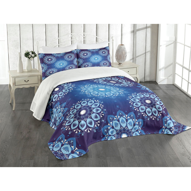 Queen Blue Polyester Bedspread Set with Snowflake Design