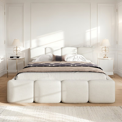 Lit plateforme tapissier avec tête et pied de lit moelleux
