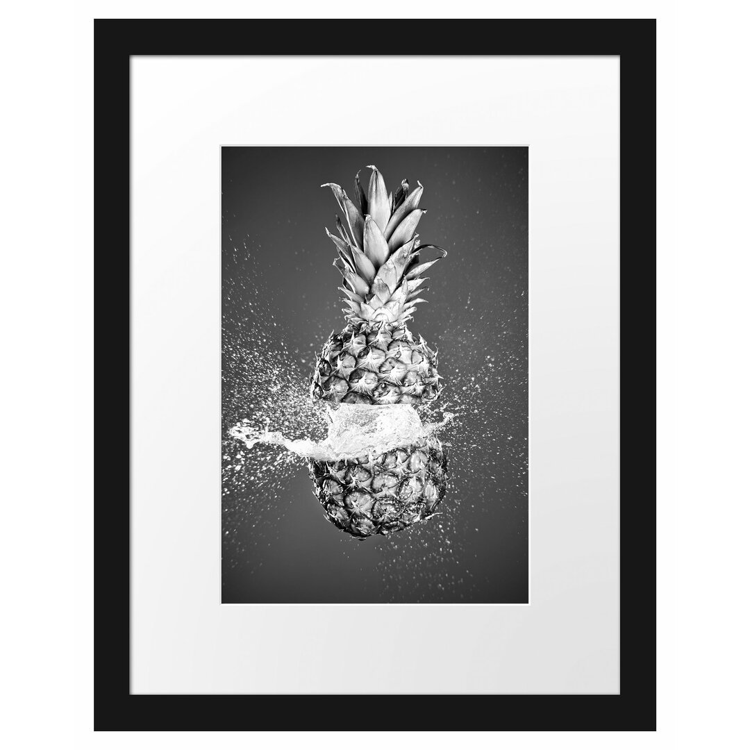 Gerahmtes Poster Ananas mit Wasser Bespritzt