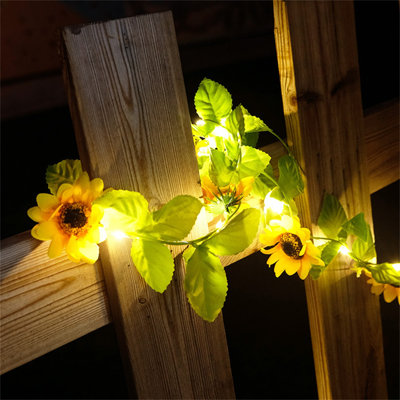 Outdoor Garden Decorated With Rattan Lanterns Beautiful Sun Flower Hanato  2M 40 LED Decorative String Lights