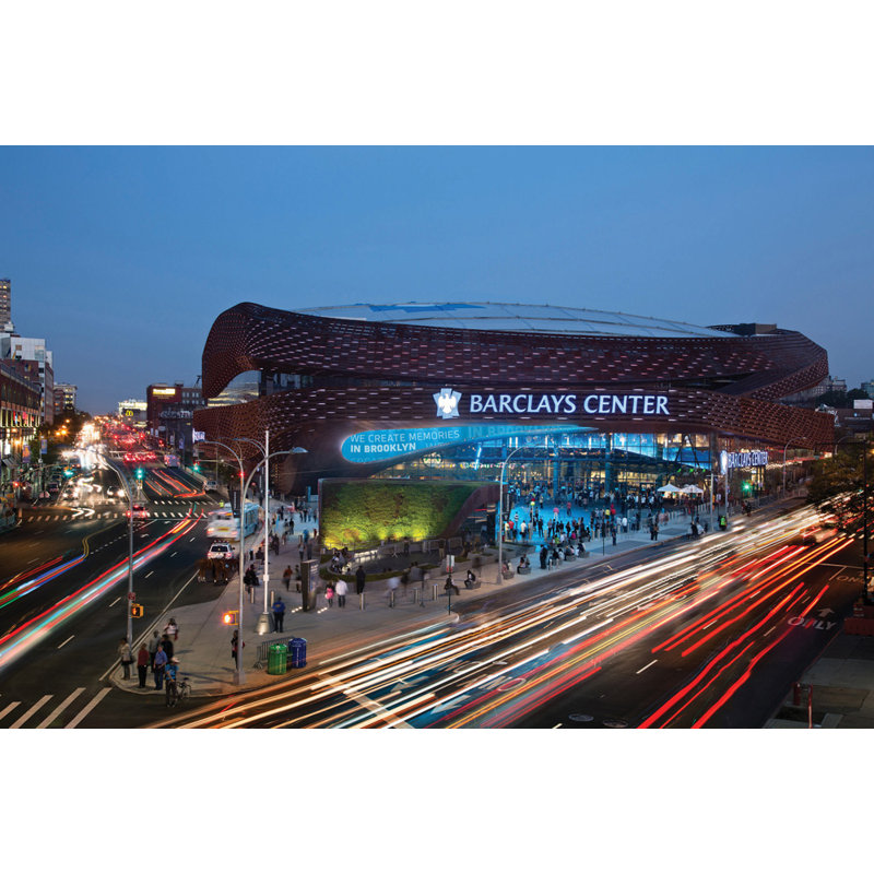 Barclays Center, H 16 po x l 24 po