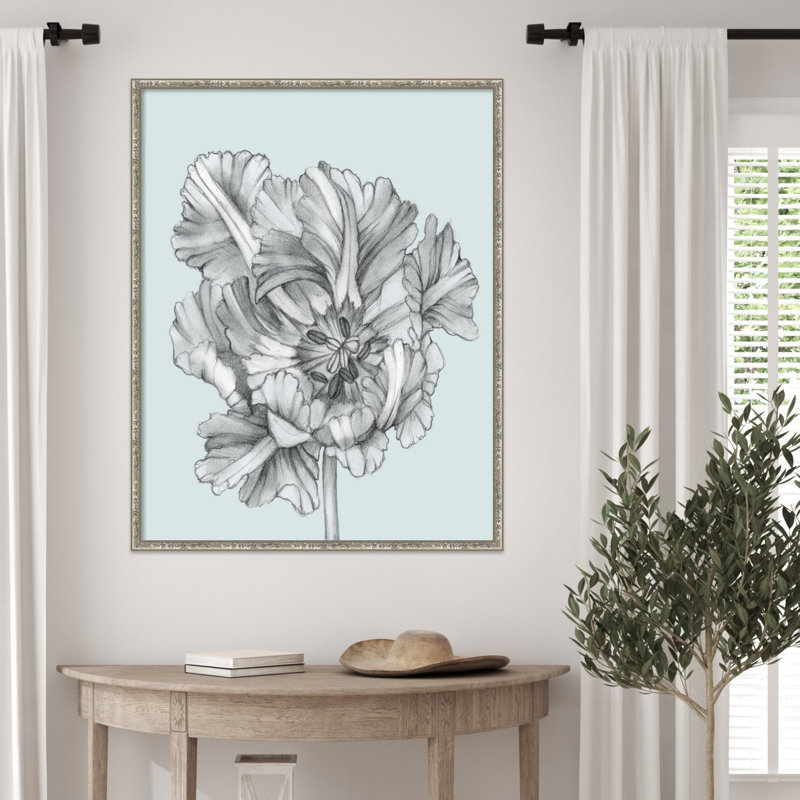 «Silvery Blue Tulips No. 1» par Jennifer Goldberger, reproduction d'art encadrée sur bois