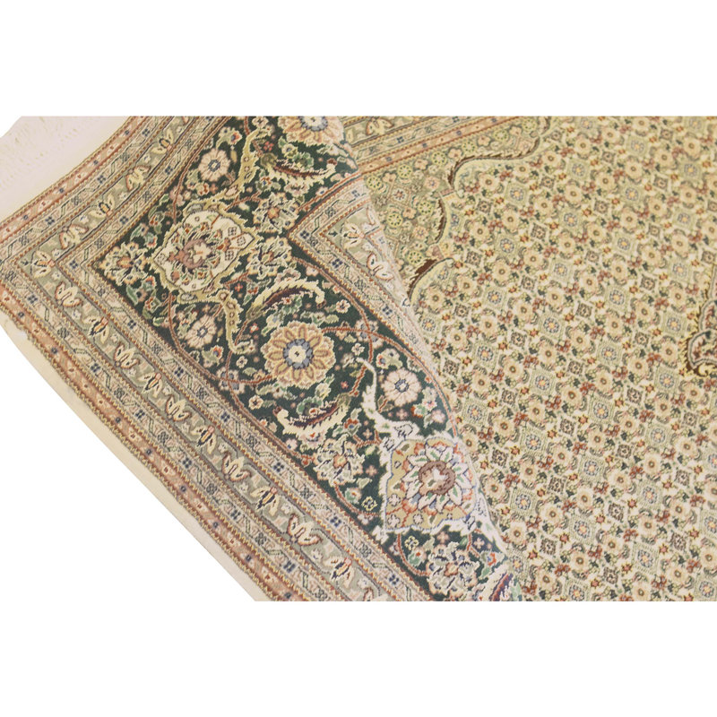 Hand Knotted Wool Area Rug in Ivory And Green