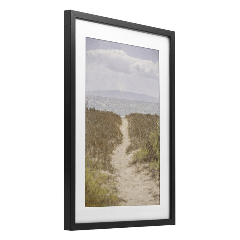 «Path to Misty Ocean», reproduction sous verre encadrée, conception par Aaron Matheson, H 23 po x l 17 po, Cadre noir minuit