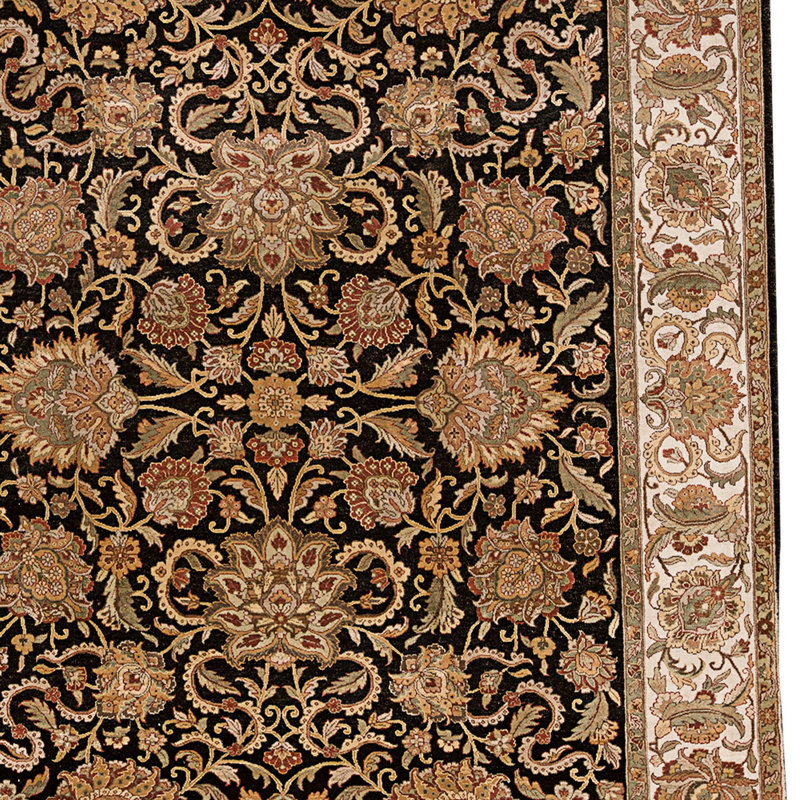Hand Knotted Wool Area Rug in Black And Ivory