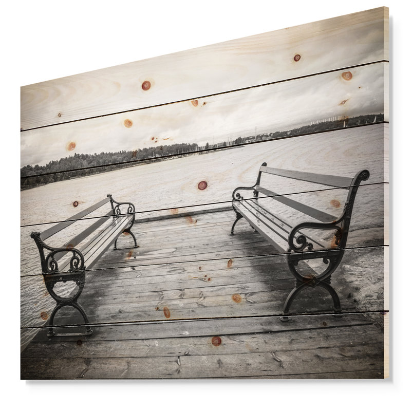 «Benches on Bridge by Water Side», photographie, H 15 po x l 20 po x P 1 po, Bois