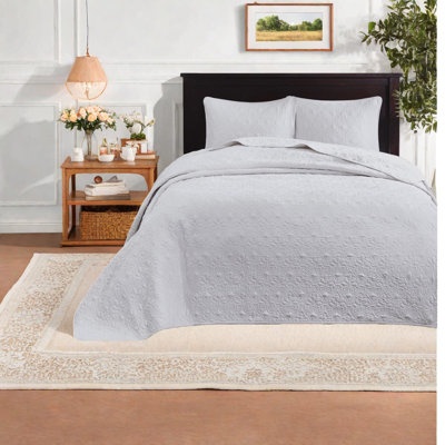 Comfortable White Cotton Reversible King Bedding Sets, Cottage Style