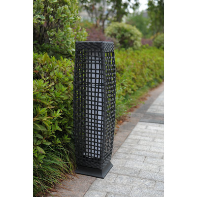 Black Low Voltage Solar Powered Integrated LED Pathway Light