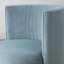 Chaises d'appoint tonneau en velours avec roulettes-406038459