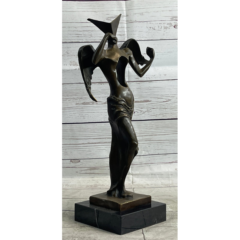 Statue de l'ange surréaliste Versa Salvator Dali