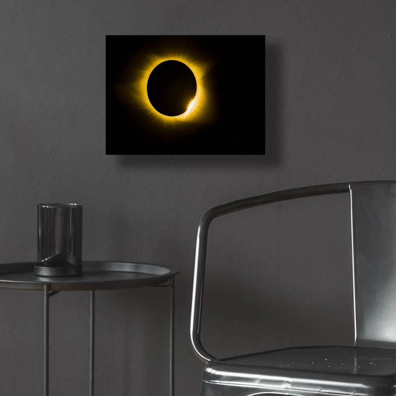 «Diamond Ring Eclipse» par Jonathan Ross, art mural en verre acrylique, H 12 po x l 16 po x P 0,13 po