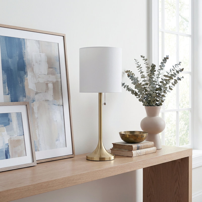 Lampe de table conique moderne Everlly, dorée. Abat-jour blanc neige, 54 cm de hauteur.