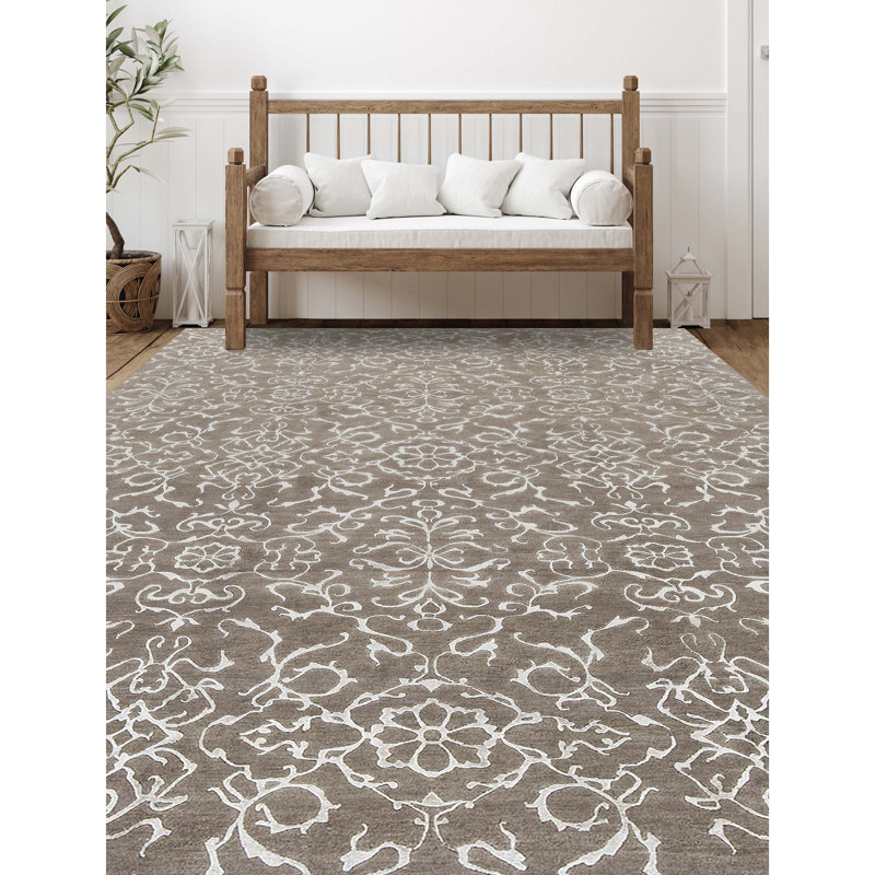 Himalayan Floral Area Rug in Taupe/Ivory