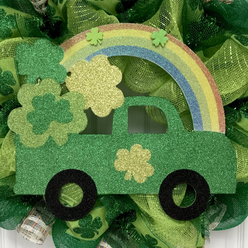 Couronne de la Saint-Patrick avec camion scintillant et arc-en-ciel