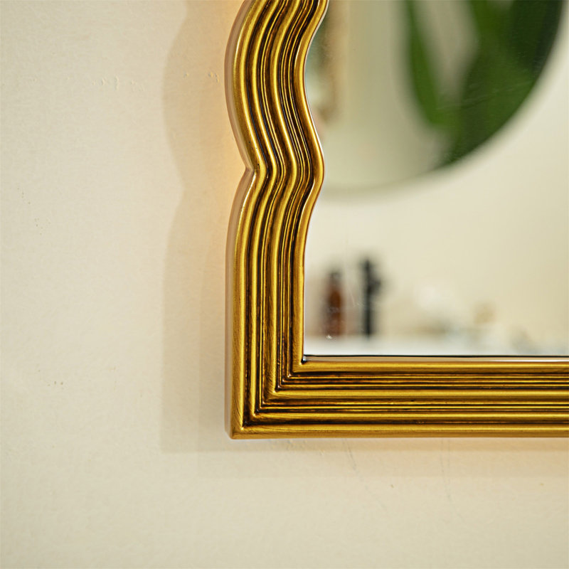 Miroir arqué en polyuréthane